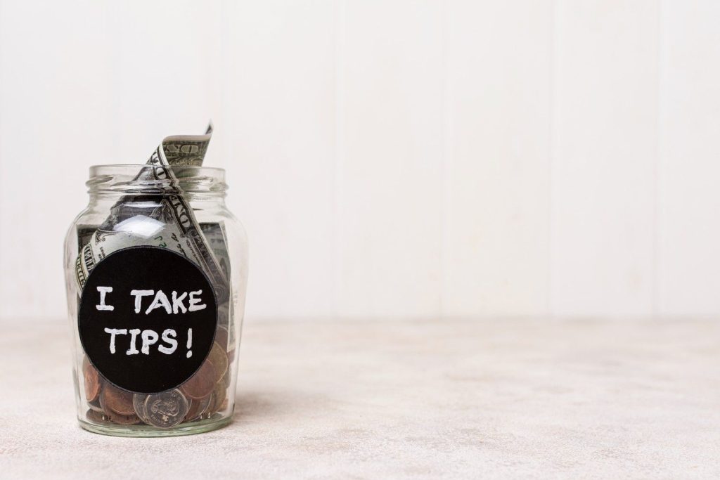 How Much Do You Tip Movers: A Complete Guide To Tipping Etiquette